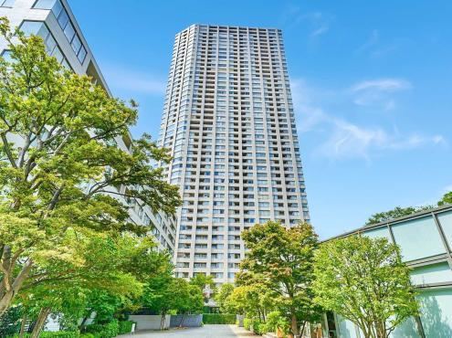 3LDK apartment in Minato Ward, Tokyo - Photo 1