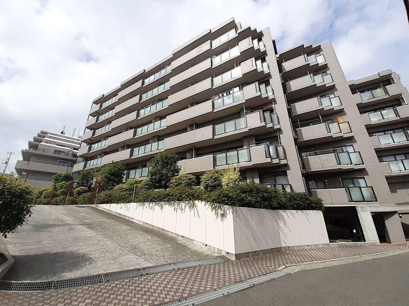 3LDK apartment in Totsuka Ward, Yokohama, Kanagawa - Photo 1