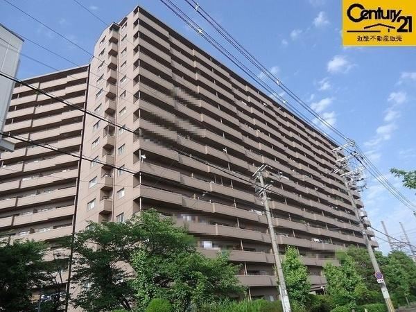 3LDK apartment in Sakai Ward, Sakai, Osaka - Photo 1