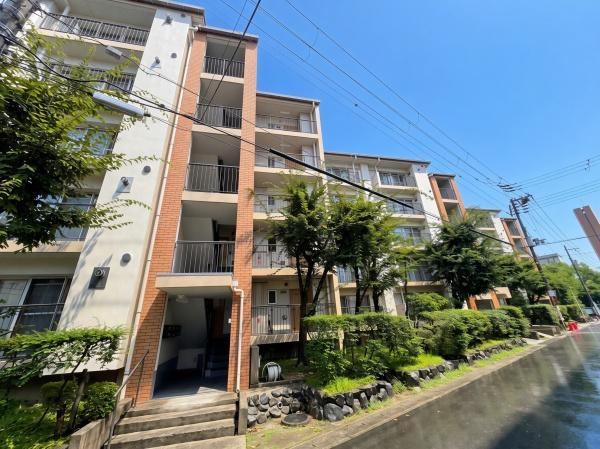 4DK apartment in Sakyo Ward, Kyoto - Photo 1