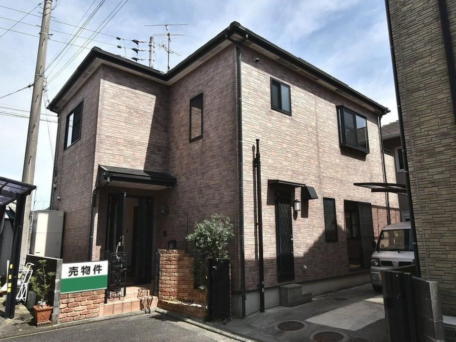 4LDK house in Matsuyama, Ehime - Photo 1