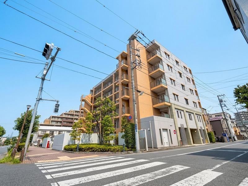 3LDK apartment in Katsushika Ward, Tokyo - Photo 1