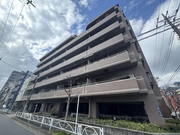 3LDK apartment in Sumida Ward, Tokyo - Photo 1