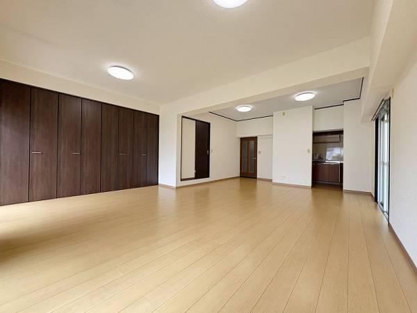 2LDK apartment in Nishio, Aichi - Photo 1