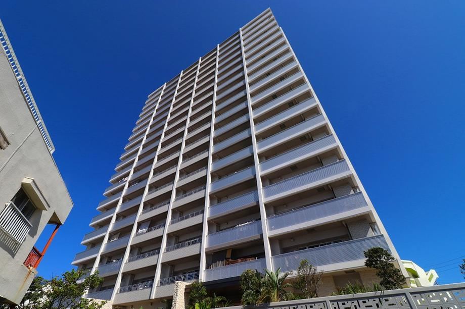 3LDK apartment in Naha, Okinawa - Photo 1