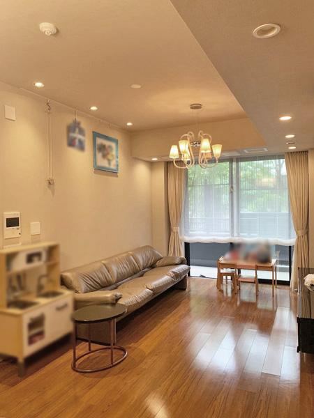 3LDK apartment in Shibuya Ward, Tokyo - Photo 1