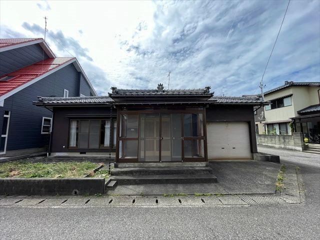 3DK house in Shibata, Niigata - Photo 1