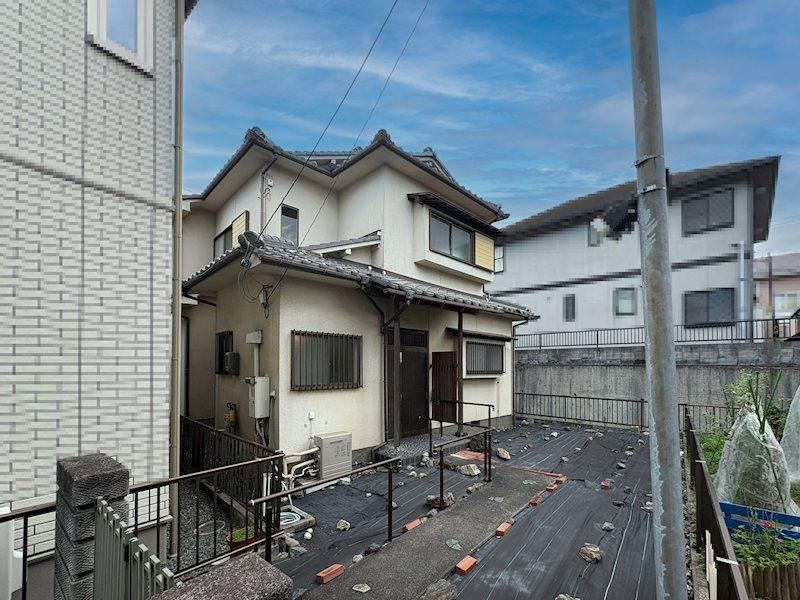 5LDK house in Kusatsu, Shiga - Photo 1