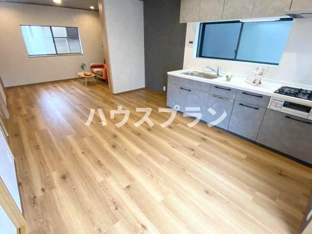 4LDK house in Neyagawa, Osaka - Photo 1
