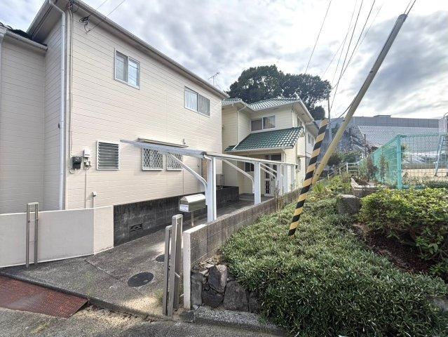 4LDK house in Matsuyama, Ehime - Photo 1
