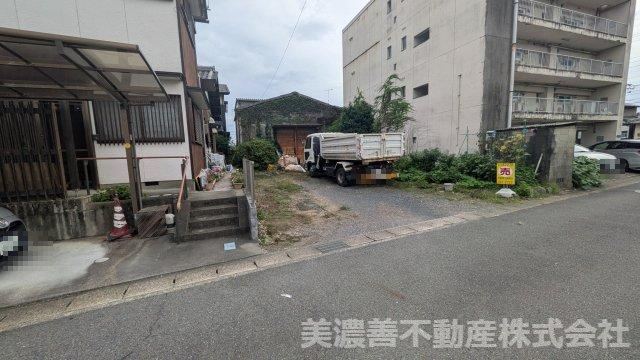 202 m² land in Kakamigahara, Gifu - Photo 1