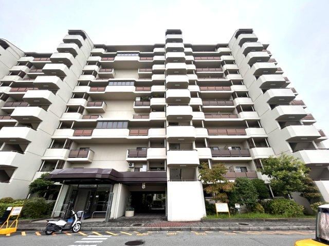 3LDK apartment in Suita, Osaka - Photo 1
