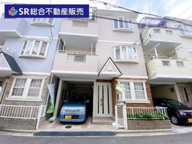 4LDK house in Higashiosaka, Osaka - Photo 1