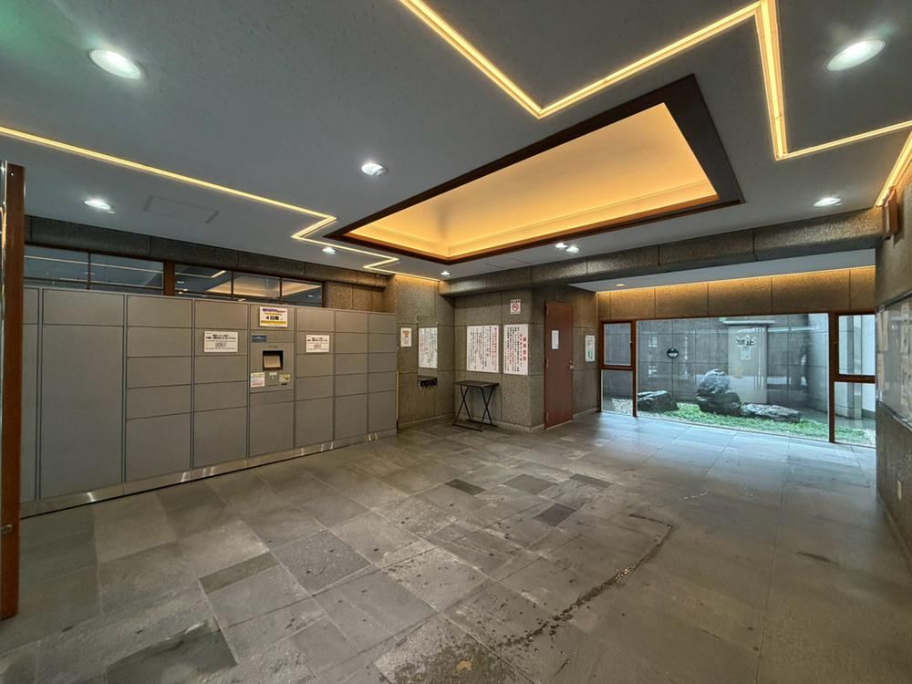 4LDK apartment in Moriguchi, Osaka - Photo 1
