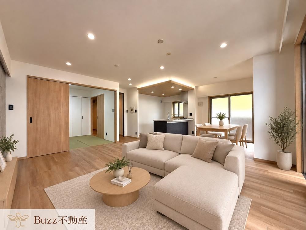 4LDK apartment in Chuo Ward, Fukuoka - Photo 1