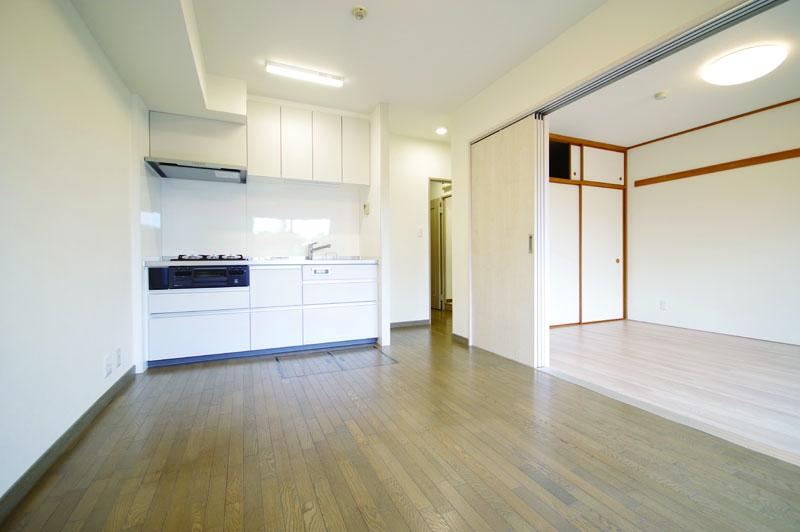 2LDK apartment in Shimotsuke, Tochigi - Photo 1