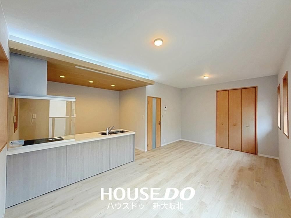 4LDK house in Higashiyodogawa Ward, Osaka - Photo 1