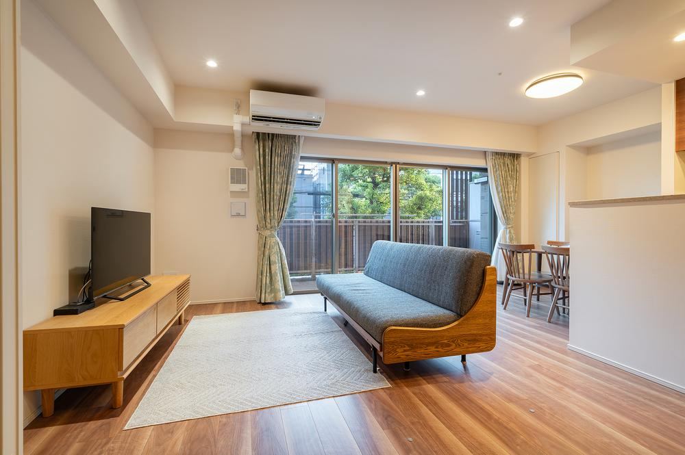 3LDK apartment in Shinagawa Ward, Tokyo - Photo 1