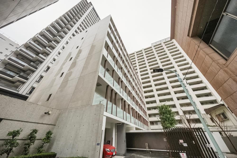 2LDK apartment in Minato Ward, Tokyo - Photo 1