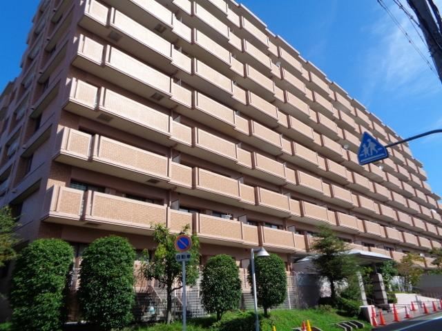3LDK apartment in Hirakata, Osaka - Photo 1