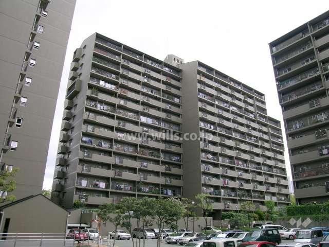 3LDK apartment in Toyonaka, Osaka - Photo 1