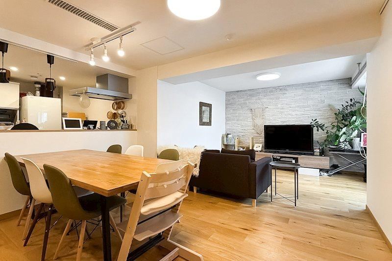 2LDK+S apartment in Nakano Ward, Tokyo - Photo 1