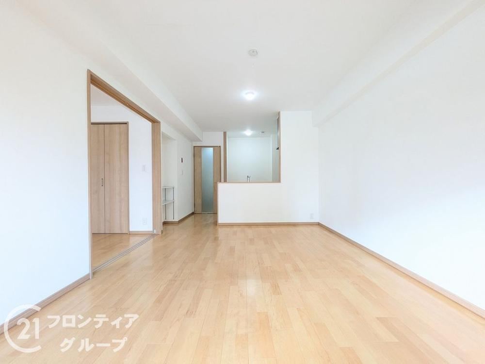 2LDK+S apartment in Higashinada Ward, Kobe, Hyogo - Photo 1