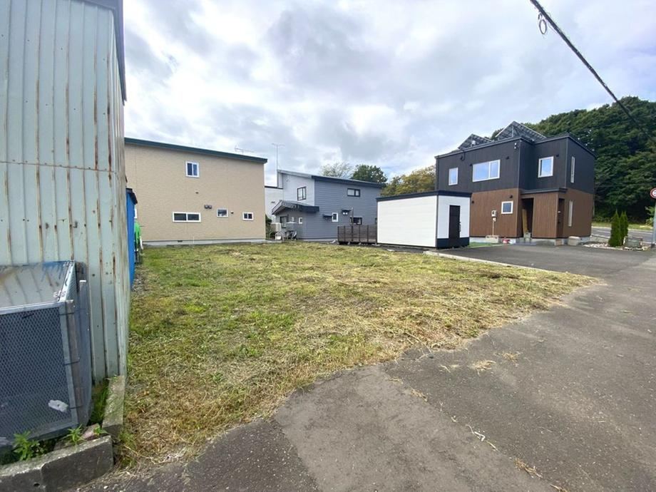 163 m² land in Eniwa, Hokkaido - Photo 1
