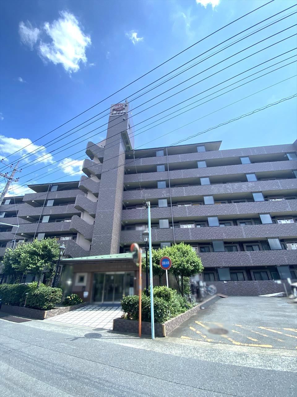 2LDK+S apartment in Hino, Tokyo - Photo 1