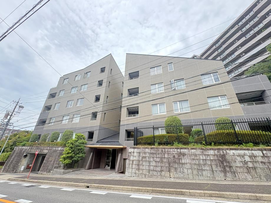 2LDKK apartment in Showa Ward, Nagoya, Aichi - Photo 1