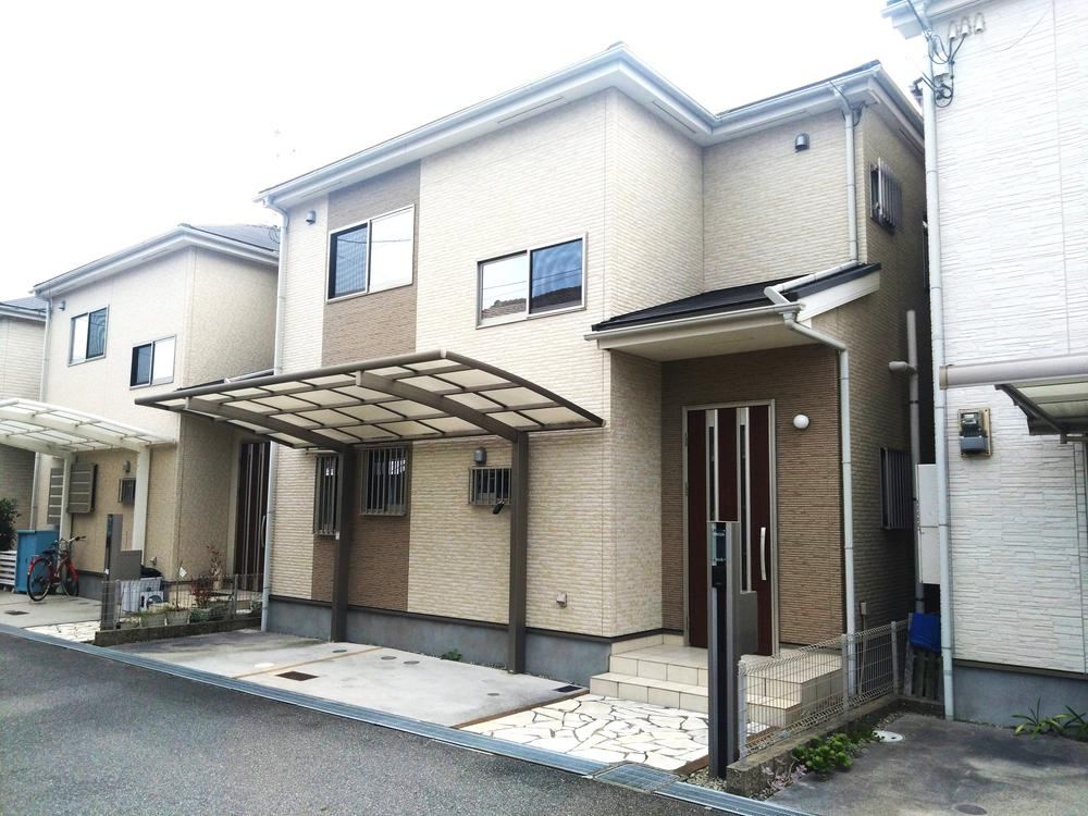 4LDK house in Matsubara, Osaka - Photo 1