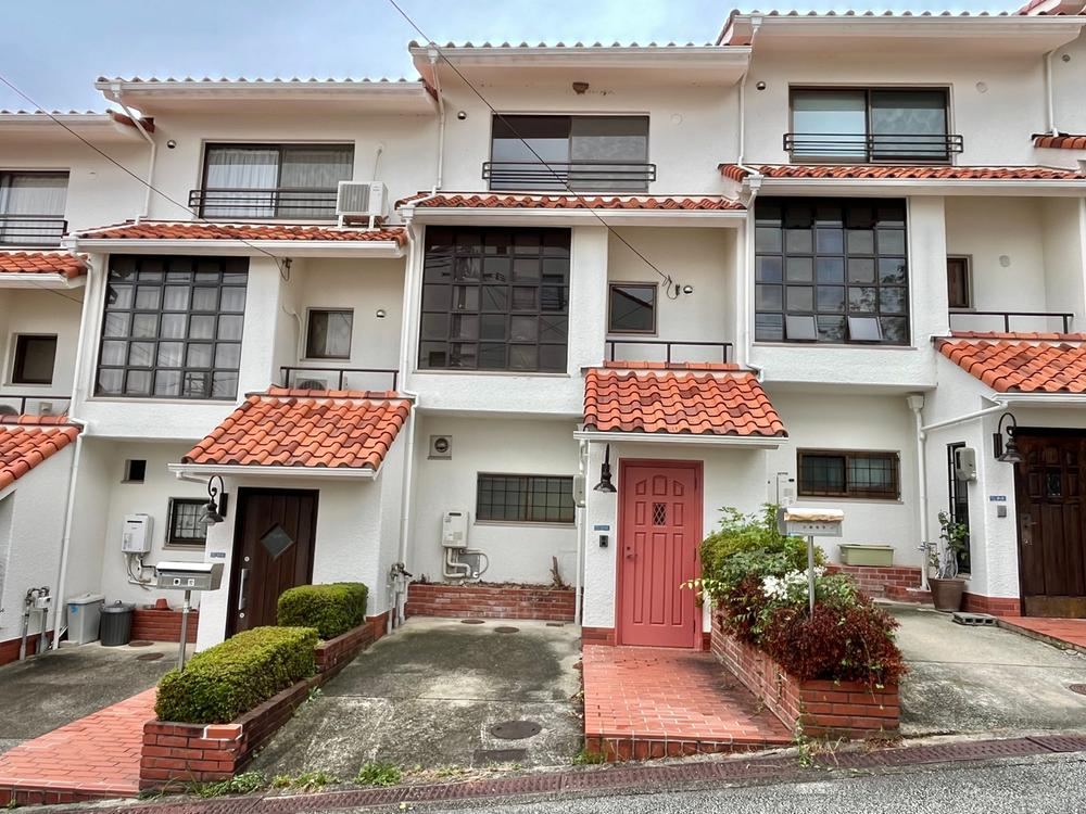 4LDK house in Takarazuka, Hyogo - Photo 1