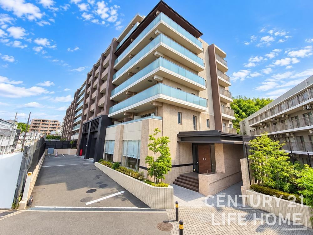 3LDK+S apartment in Asao Ward, Kawasaki, Kanagawa - Photo 1