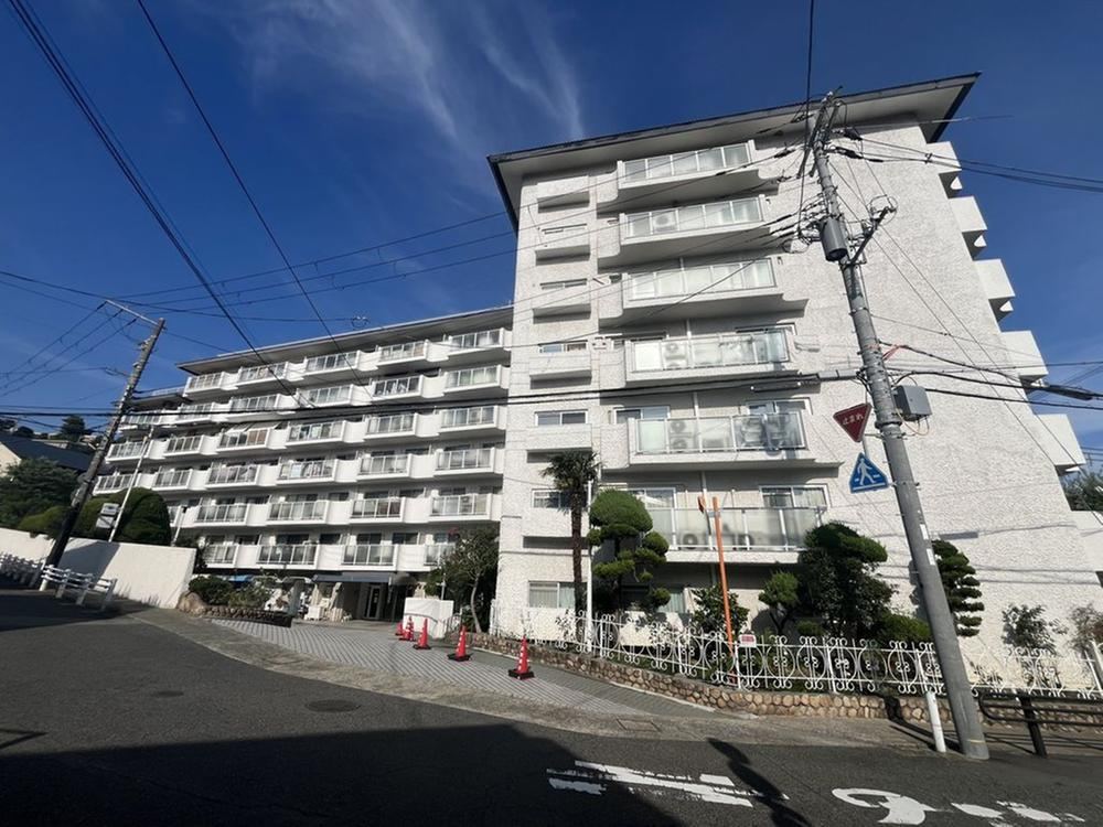 2LDK apartment in Ashiya, Hyogo - Photo 1