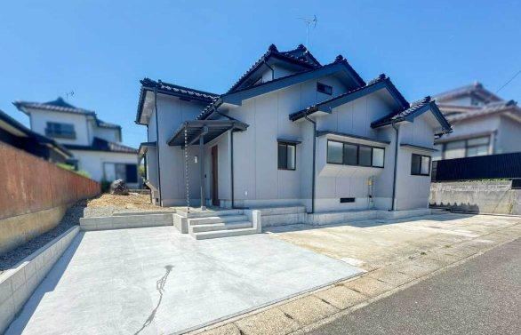 6LDK house in Takaoka, Toyama - Photo 1