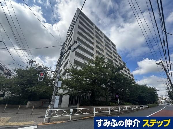 3LDK apartment in Meguro Ward, Tokyo - Photo 1
