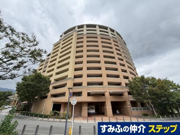 4LDK apartment in Higashinada Ward, Kobe, Hyogo - Photo 1