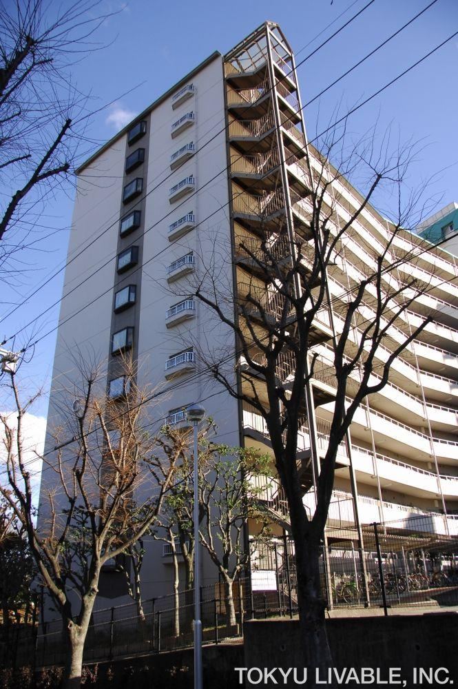 3LDK apartment in Toyonaka, Osaka - Photo 1