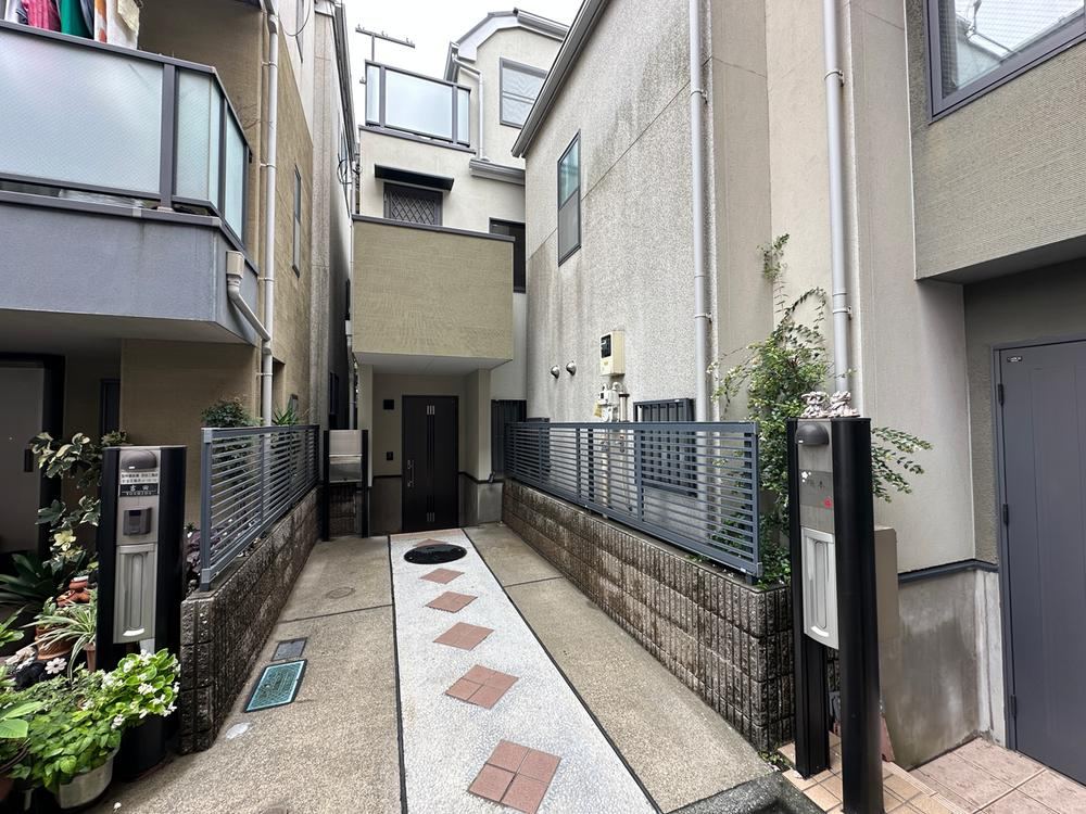 3LDK house in Suginami Ward, Tokyo - Photo 1