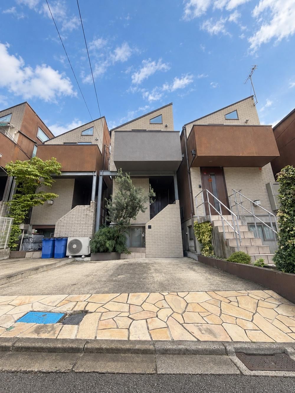3LDK house in Setagaya Ward, Tokyo - Photo 1