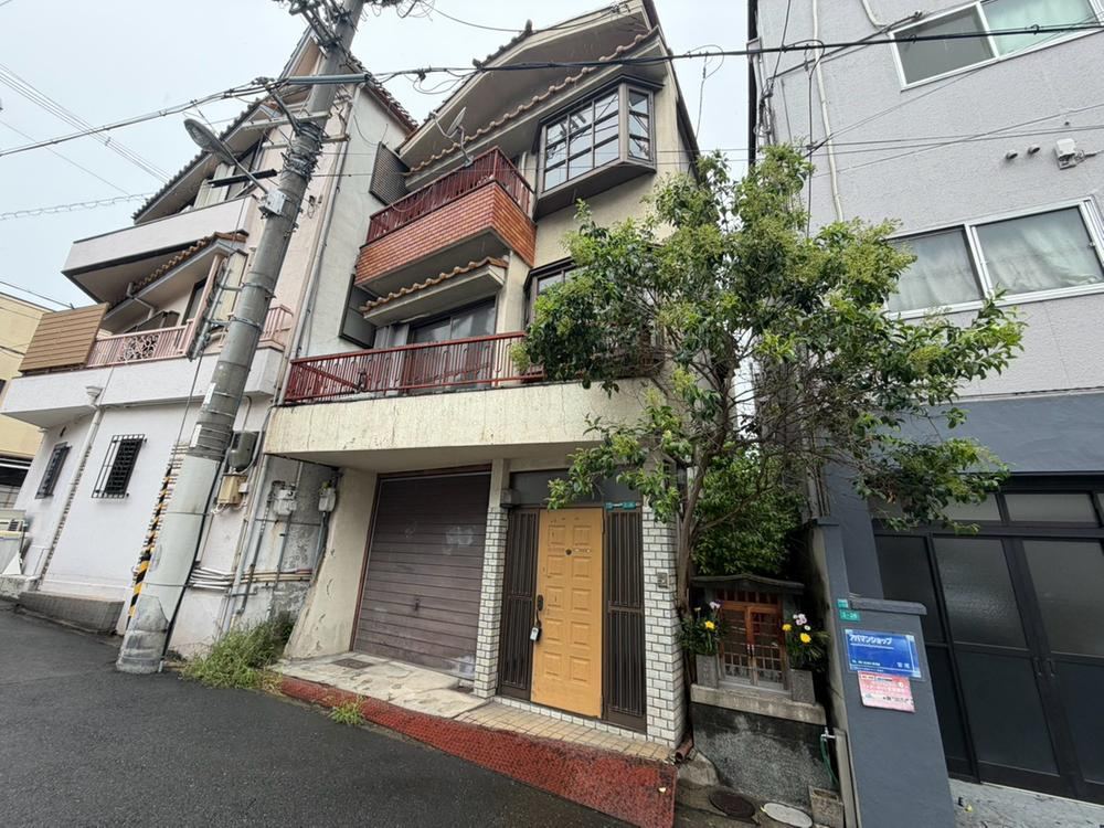 3LDK house in Higashinari Ward, Osaka - Photo 1