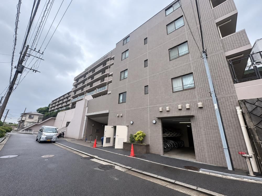 2LDK apartment in Midori Ward, Yokohama, Kanagawa - Photo 1