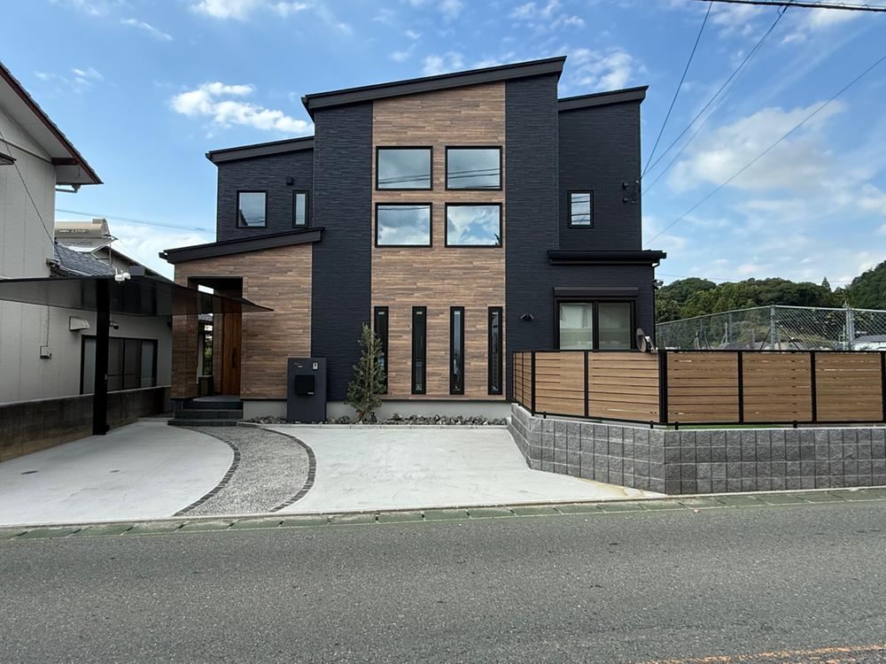 3LDK house in Fukutsu, Fukuoka - Photo 1