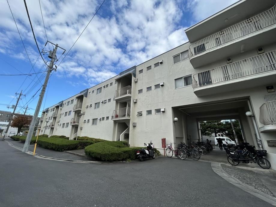2LDK apartment in Suginami Ward, Tokyo - Photo 1