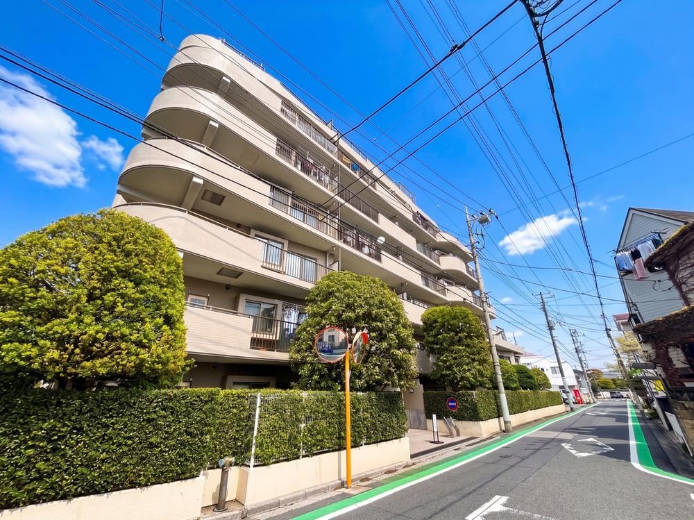 3LDK apartment in Katsushika Ward, Tokyo - Photo 1