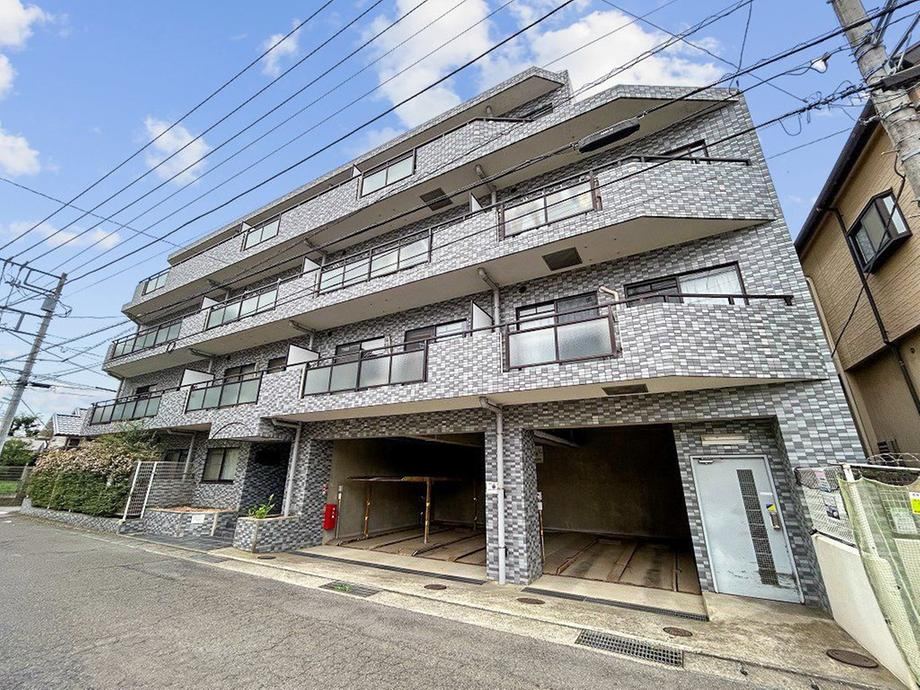 2LDK apartment in Hiratsuka, Kanagawa - Photo 1