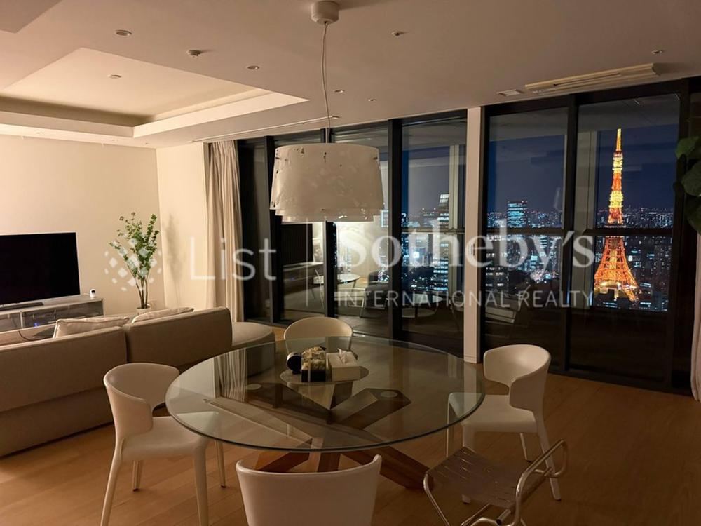 1LDK apartment in Minato Ward, Tokyo - Photo 1