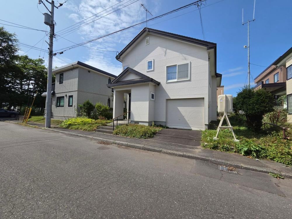 4LDK+S house in Chitose, Hokkaido - Photo 1