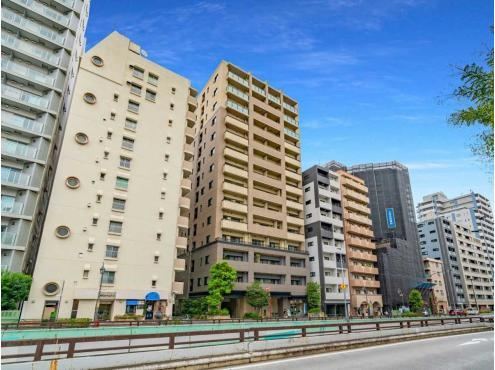 2LDK apartment in Meguro Ward, Tokyo - Photo 1