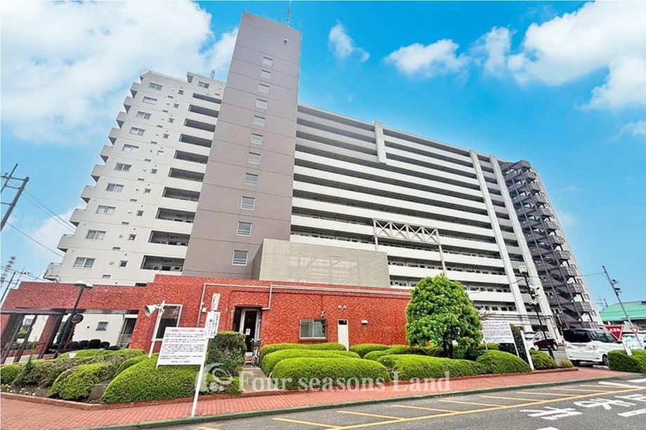 3LDK apartment in Hiratsuka, Kanagawa - Photo 1
